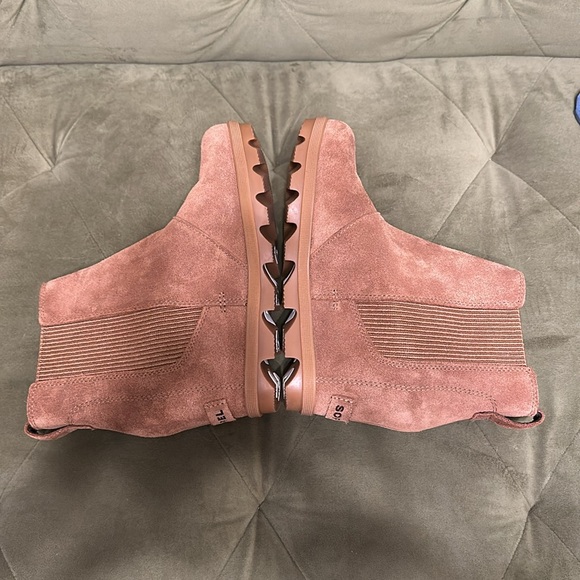 Sorel Joan of Artic Chelsea Wedge Booties - Picture 5 of 6